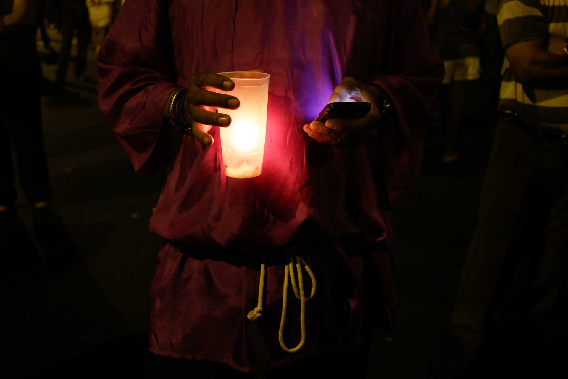 Nazareno vela celular
