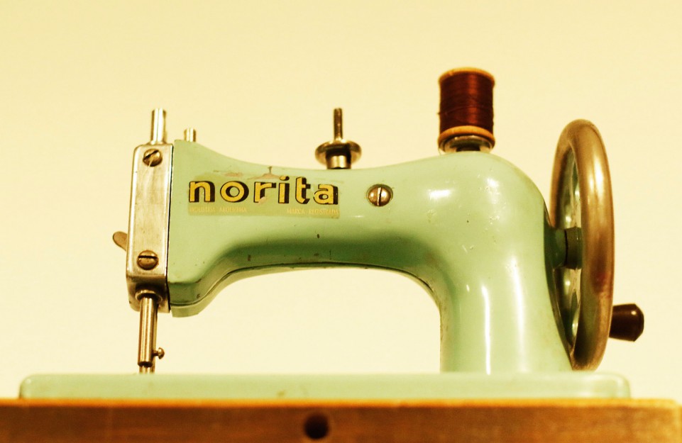 Maquina-de-coser-1-2000x1300