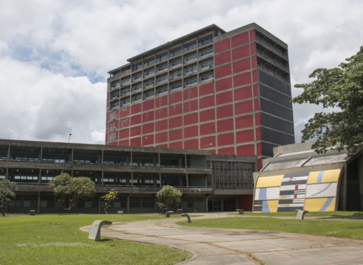 “Ciudad Universitaria – La Construcción de lo imposible” y el musical “Los Miserables”; un mismo momento para reseñar dos épocas y dos temas