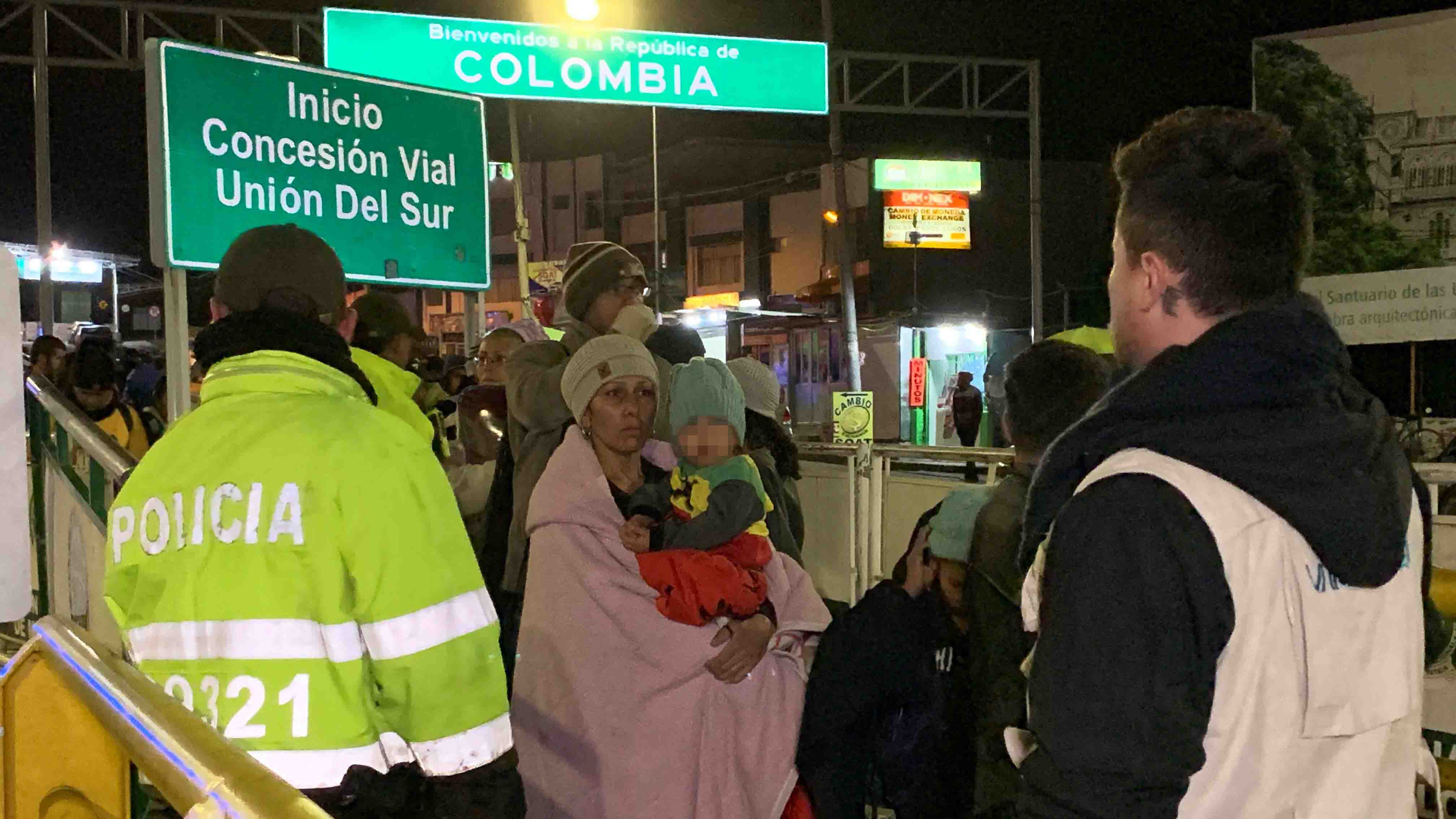 Últimos migrantes venezolanos acceden a Ecuador antes de requisito de visa