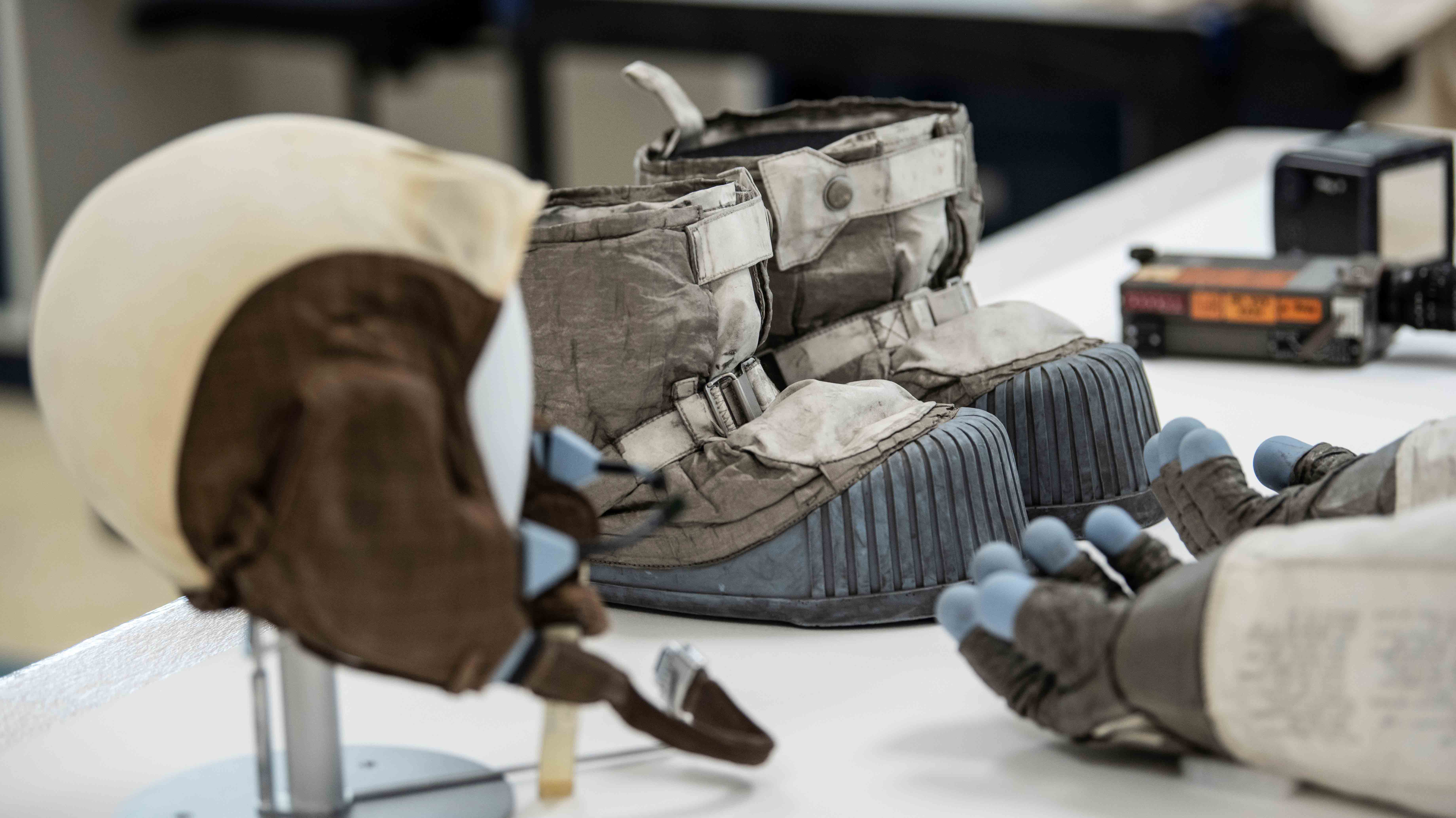 US-SPACE-APOLLO 11-GLOVES-ARMSTRONG