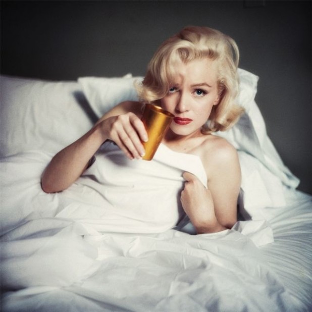 essential-marilyn-flat-cover-for-deluxe-edition-1507129153