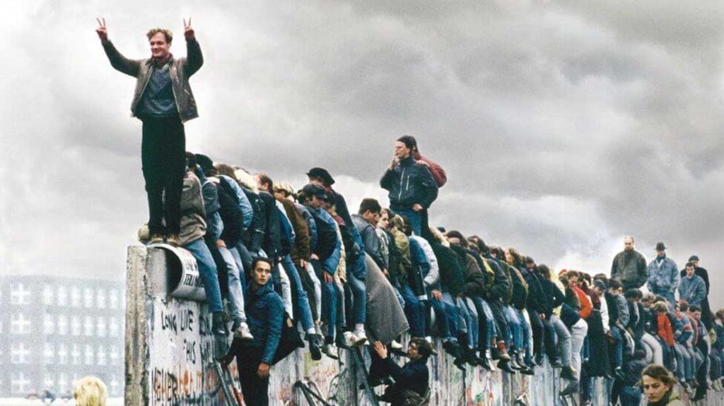 El impacto, sea coyuntural o duradero de esta especie de populismo posmoderno está por verse. Una apuesta optimista puede ser la de mayor riesgo.