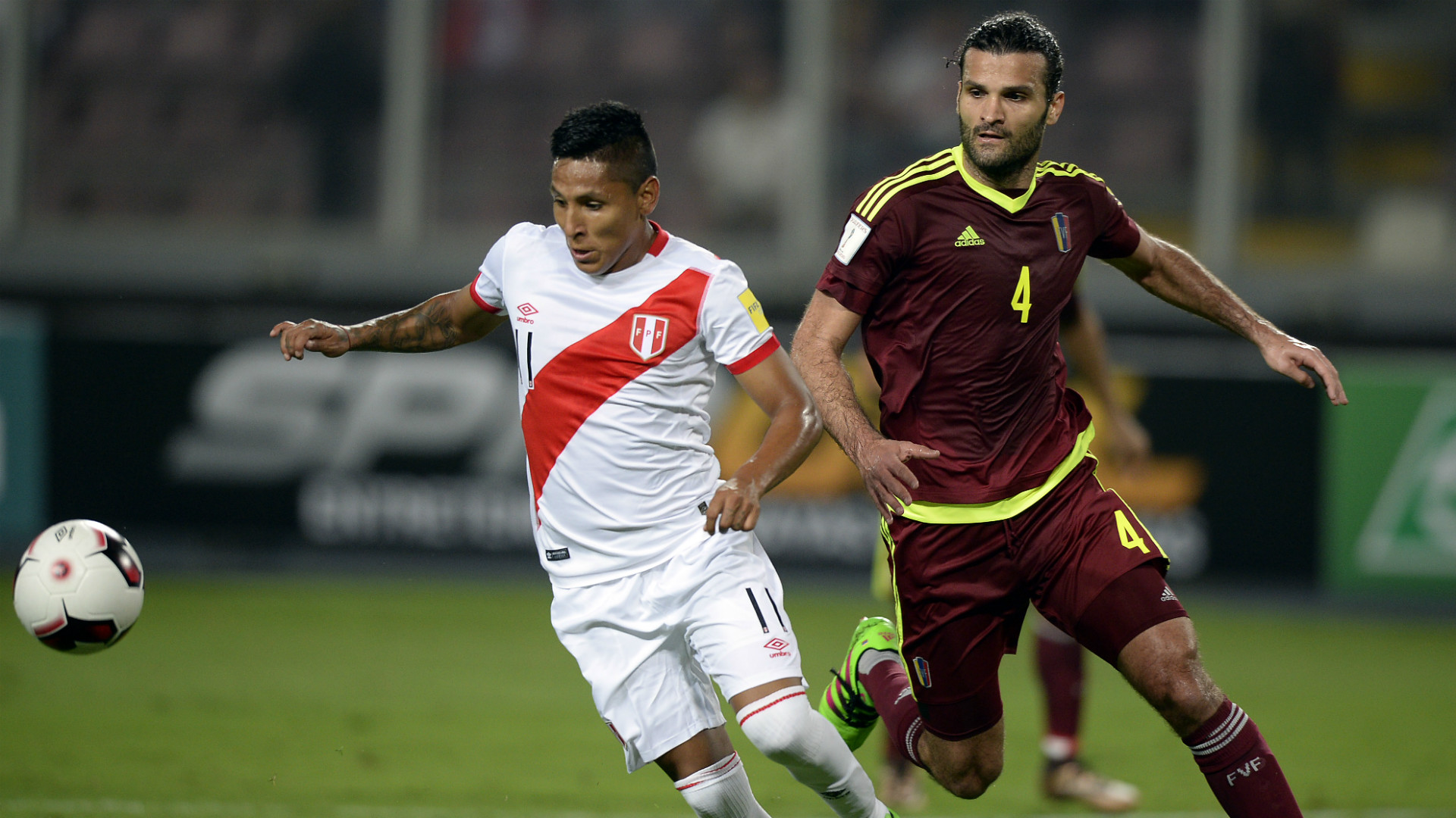 raul-ruidiaz-oswaldo-vizcarrondo-peru-venezuela-south-america-world-cup-qualifiers-2016_1l3hvlp3520as1vnxmhf0e4aia