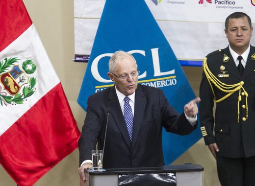 Expresidente Kuzcynski revivió