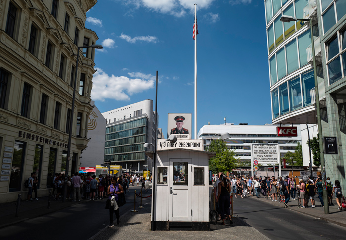 El Checkpoint Charlie, una de las atracciones turísticas más visitadas de Berlín