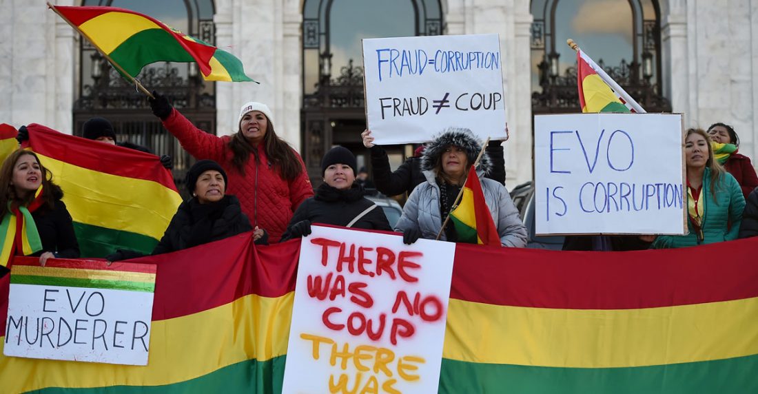Protesta de bolivianos en la OEA
