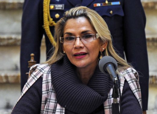 Jeanine Áñez presentó un proyecto de ley para realizar elecciones