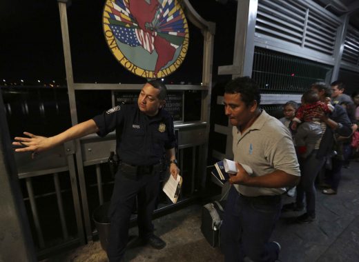 En busca de asilo: Patrulla fronteriza aplica por asilo en Estados Unidos/ EE UU