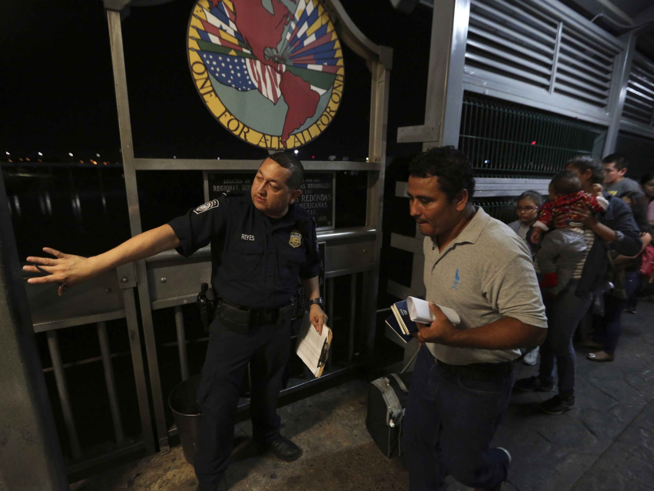 Patrulla fronteriza aplica por asilo en Estados Unidos