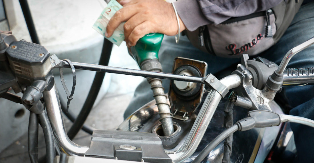 buque con gasolina