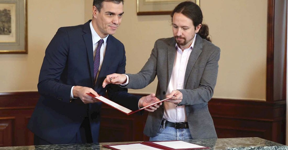 Sánchez (PSOE) firma un acuerdo con Podemos para formar Gobierno en España