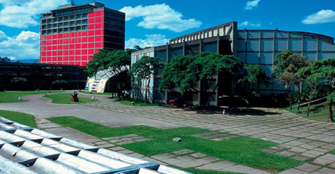 la UCV