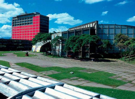 la UCV
