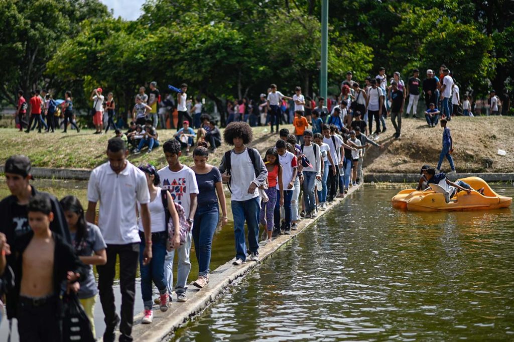 Al menos tres muertos y 19 heridos fue el saldo que dejaron varios disturbios en la puerta del Parque Francisco de Miranda, conocido como Parque del Este