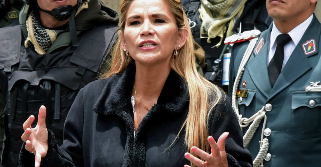 Jeanine Áñez, presidenta de Bolivia. Foto: Aizar Raldes / AFP