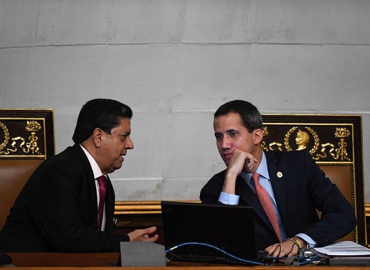 Diputados podrán votar desde el exilio