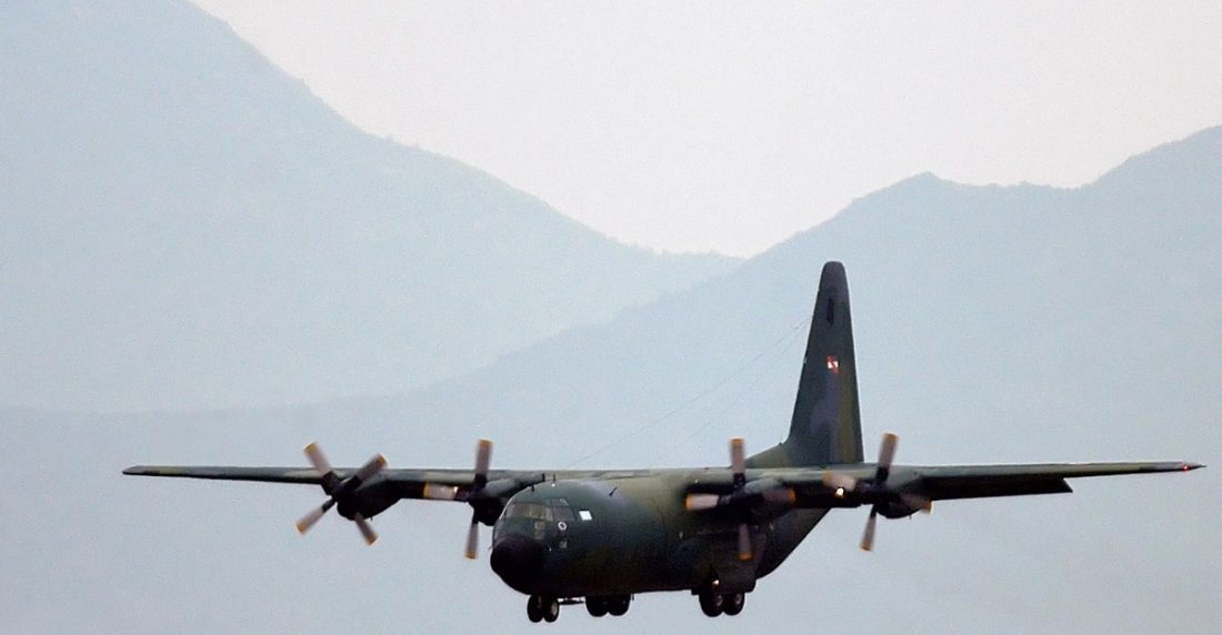 El Comando Sur de EEUU envió un avión de rescate a Punta Arenas (Chile) para ayudar en la búsqueda de una aeronave de la Fuerza Aérea de Chile (FACH) que desapareció este lunes cuando se dirigía a la Antártida con 38 personas a bordo.