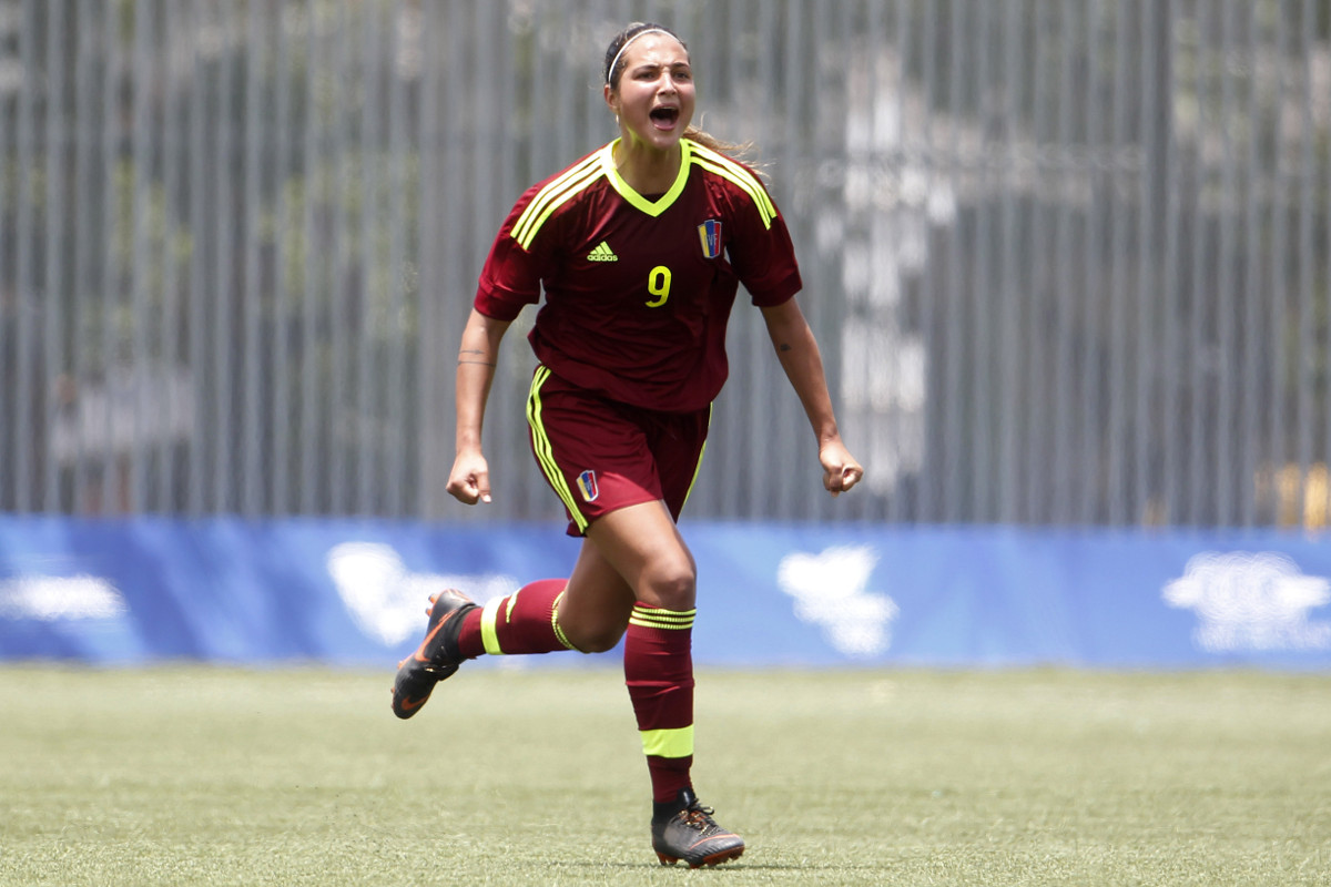 Deyna Castellanos, Venezuela