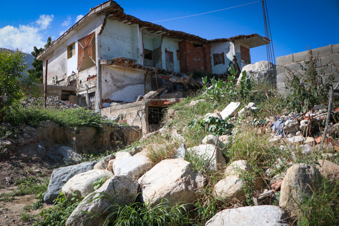Una casa en Ruina en Los Corales