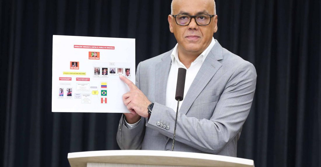 Jorge Rodríguez implicó a gobiernos de Colombia, Brasil y Perú y a legisladores en el supuesto asalto a zona militar en Amazonas
