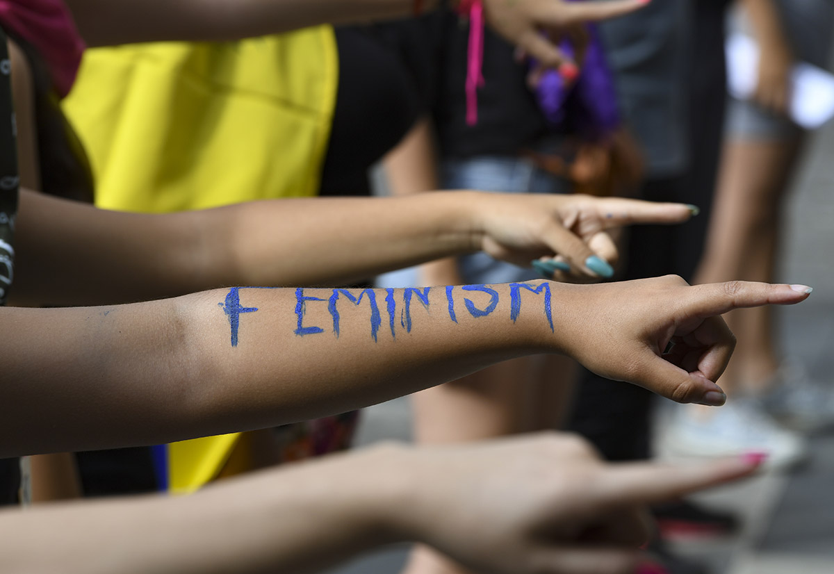 ¿Disminuye el respaldo al feminismo entre los jóvenes? – El Estímulo