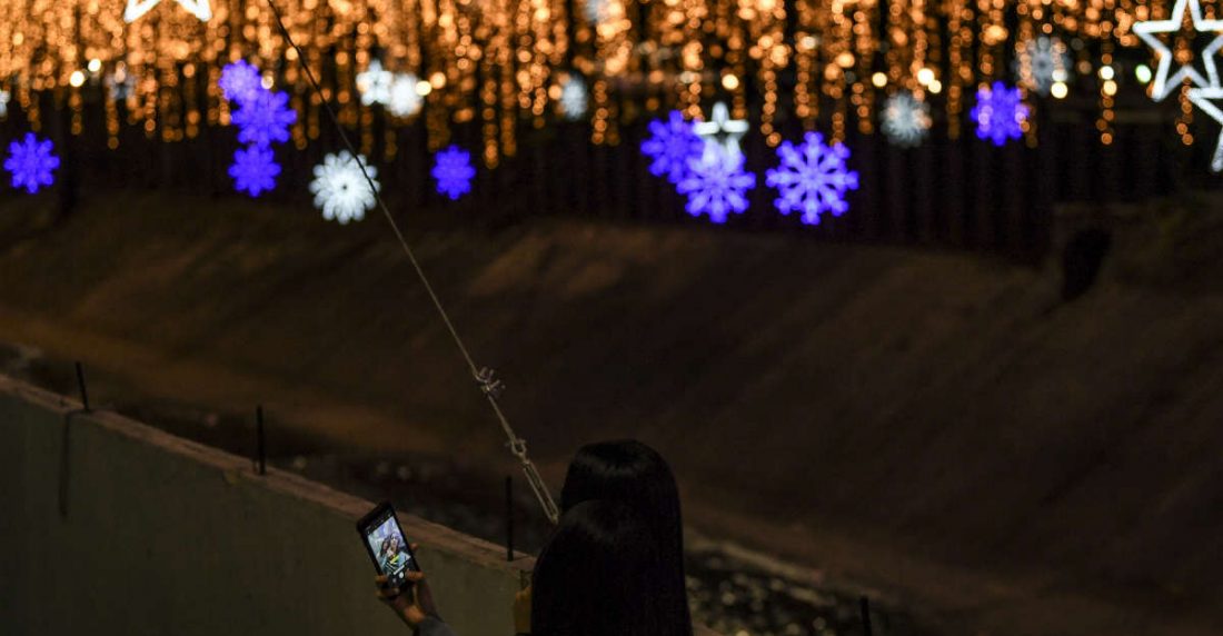 Luces navideñas en Caracas. AFP