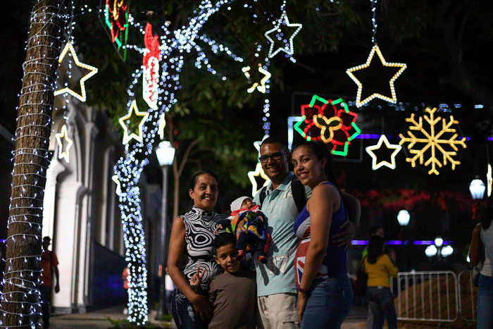 Luces navideñas en Caracas. AFP