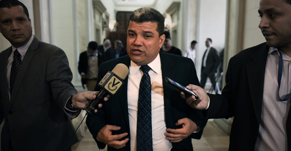 Luis Parra quedó solo tras ser utilizado por el chavismo