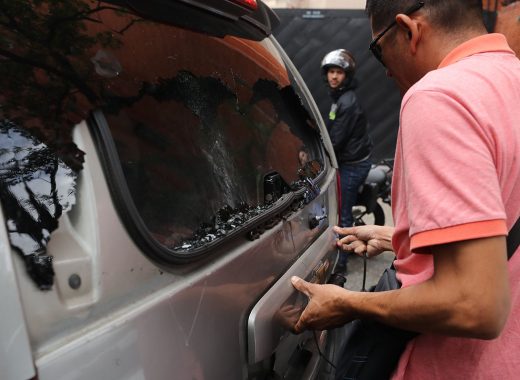 Paramilitares chavistas impiden a diputados llegar a la AN