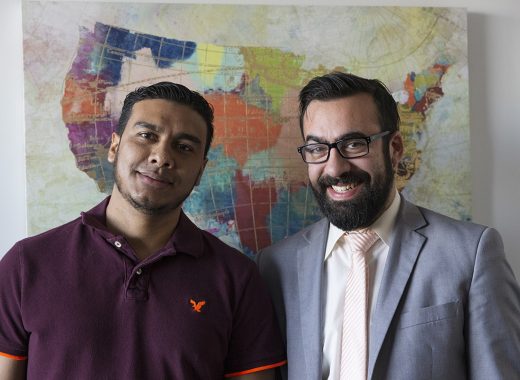 Las oficinas de inmigración en Estados Unidos están abarrotadas con solicitudes