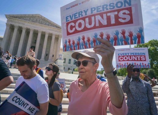 Un ciudadano se opone a la inclusión de la pregunta sobre ciudadanía en Estados Unidos