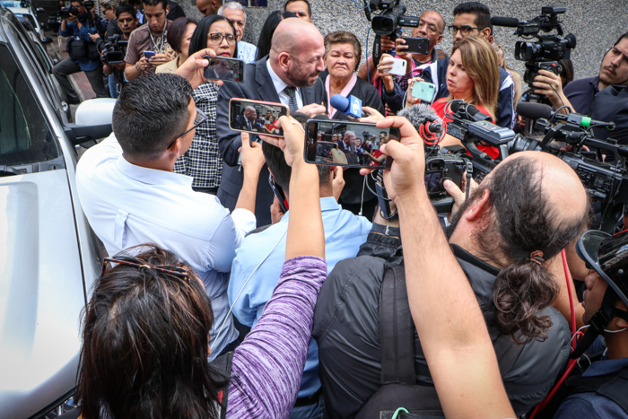 Una sesión de la Asamblea Nacional y el riesgo de cubrirla