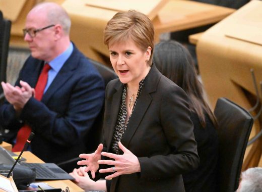 Nicola Sturgeon ministra principal de Escocia