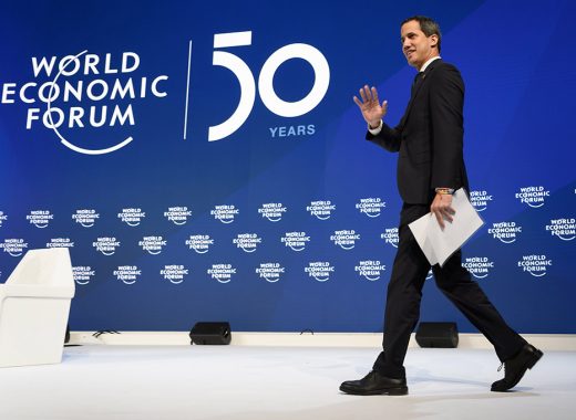 Guaidó en Davos: "Solos no podemos"
