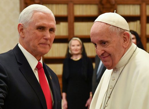 Mike Pence y Papa Francisco
