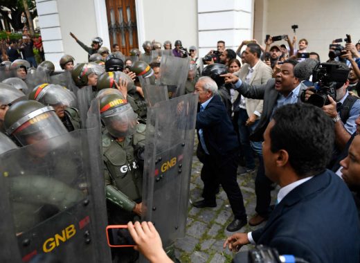 Agresiones en AN. AFP