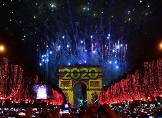 Luces, humo y lacrimógenas abren la nueva década