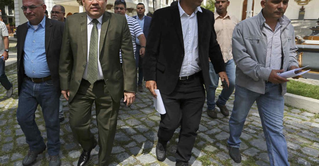 Luis Parra y otros parlamentarios CLAP. Foto: AFP