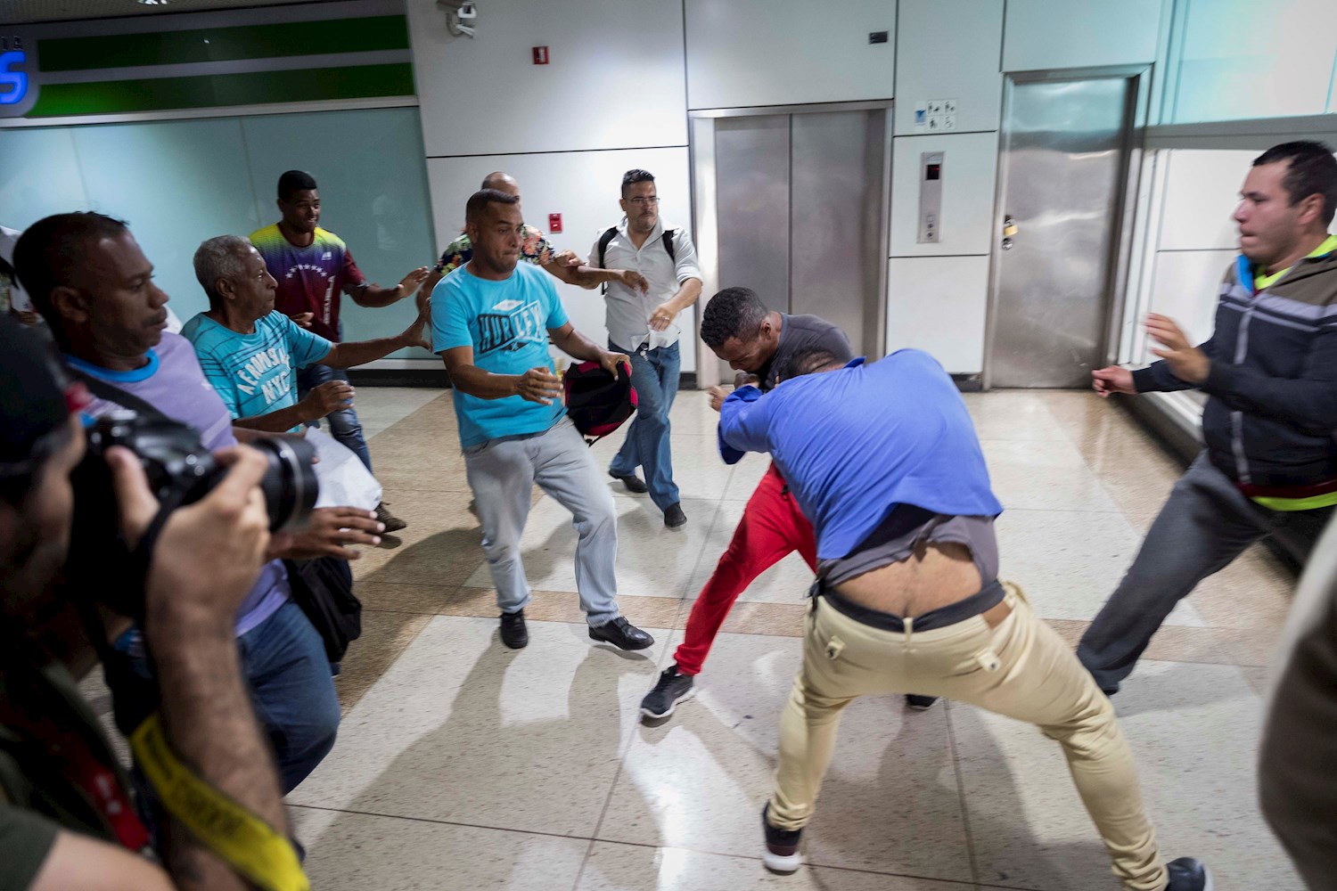 Violencia Guaidó Maiquetía