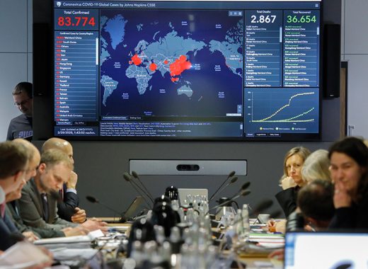 UE eleva a "alto" el riesgo de contagio por el Covid-19