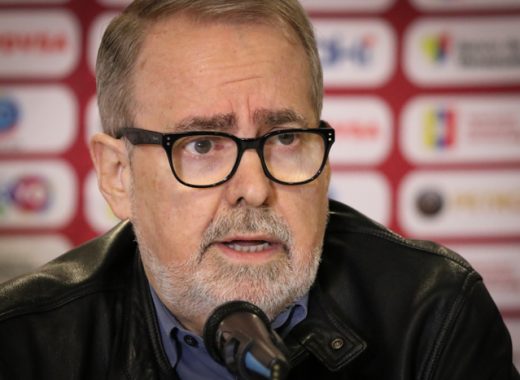 José Peseiro fue presentado por Laureano González