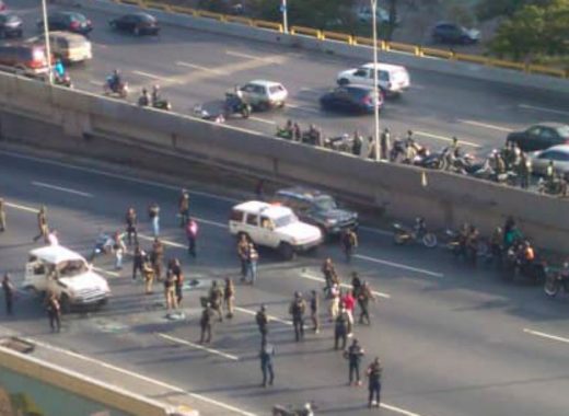 Reportan tiroteo en autopista Francisco Fajardo