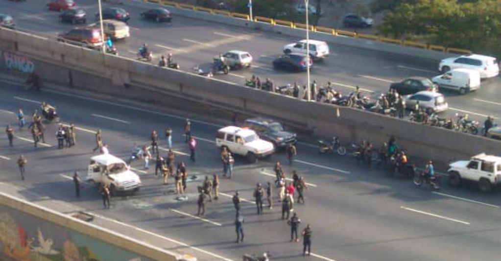 Reportan tiroteo en autopista Francisco Fajardo