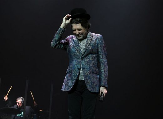 Joaquín Sabina evoluciona "en la línea esperada", según su representante