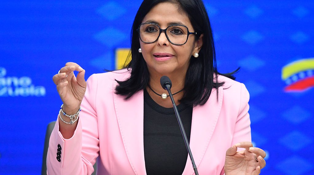 Delcy Rodríguez pide cuarentena obligatoria para viajeros que lleguen de Europa