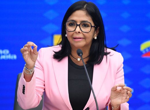 Delcy Rodríguez pide cuarentena obligatoria para viajeros que lleguen de Europa