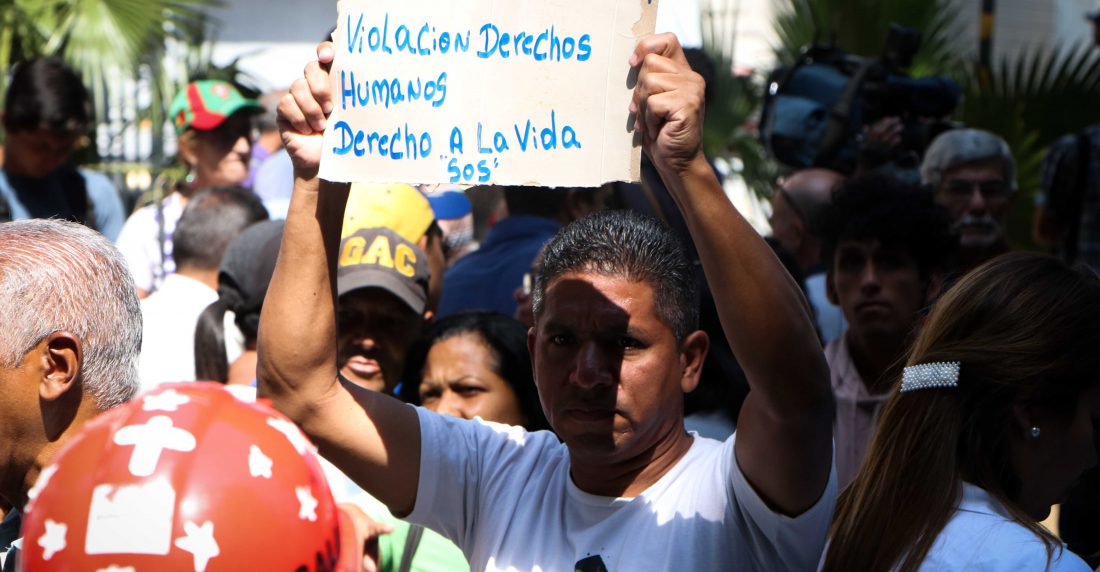 Protesta frente al JM de los Ríos