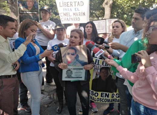 Familiares de presos políticos militares continúan exigiendo justicia