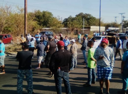 Carabobo colas por gasolina